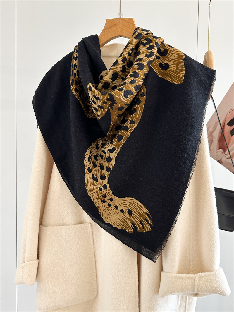 Lion Print Tassels Cashmere Lu - Winter Clothing Hong Kong ulasan dan harga